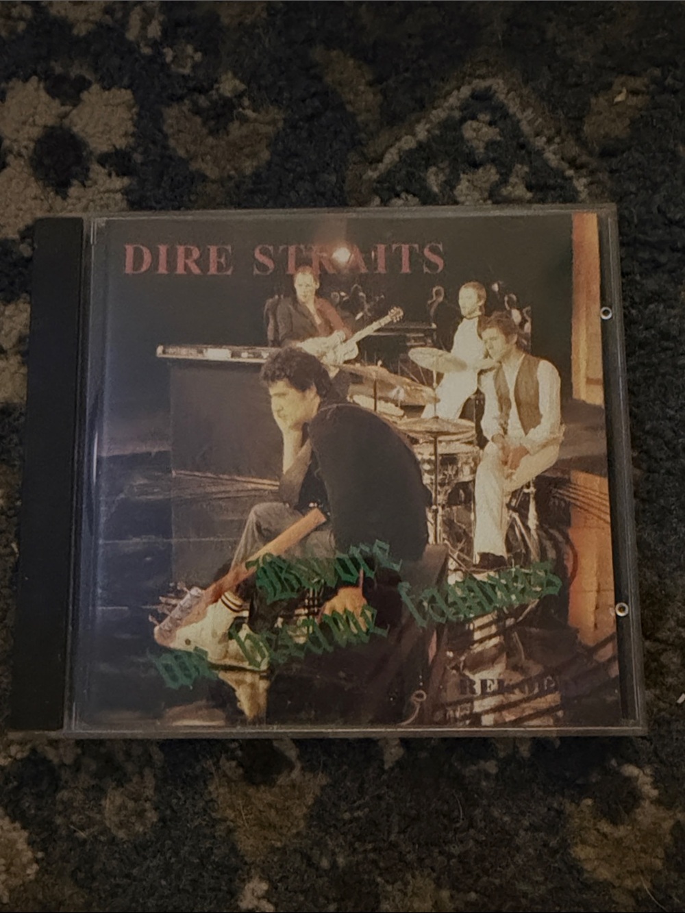 Vinyl-Style CD — Classic Rock Album (Black/Cream)